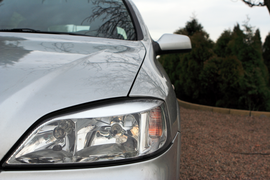 Cleaning Headlights with Bar Keepers Friend